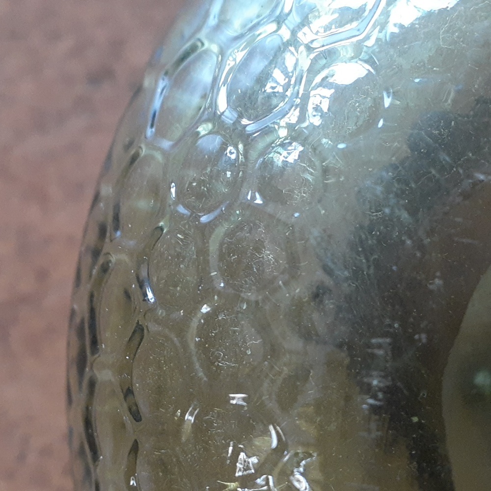 Honeycomb pattern owl green glass vase. - Picture 10 of 12